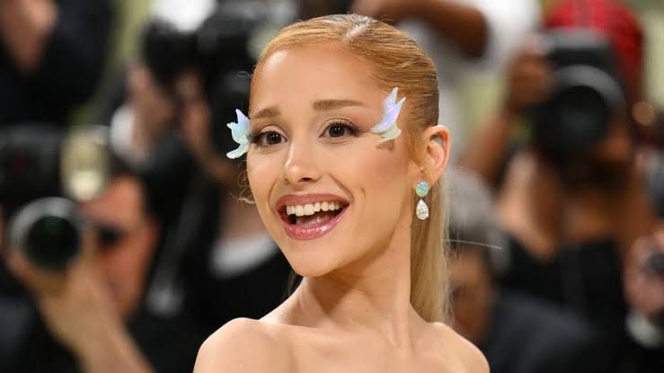 wie alt ist ariana grande