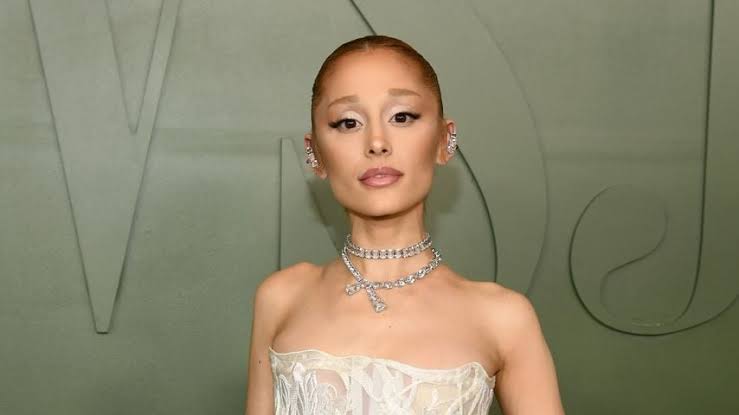 ariana grande dünn