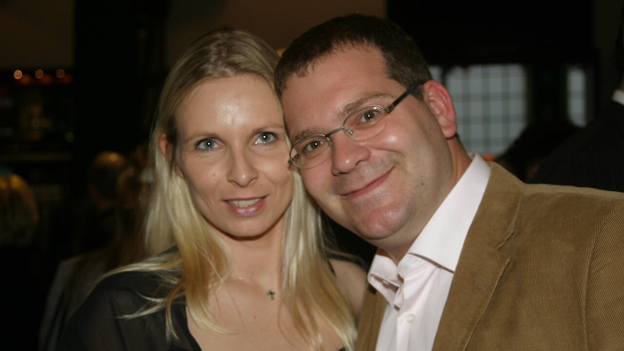 elton neue freundin